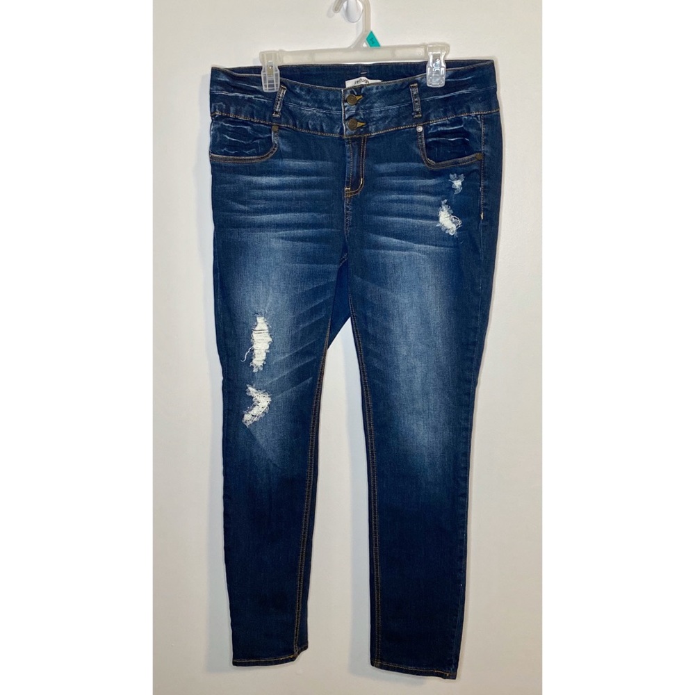 Refuge Distressed Jeans